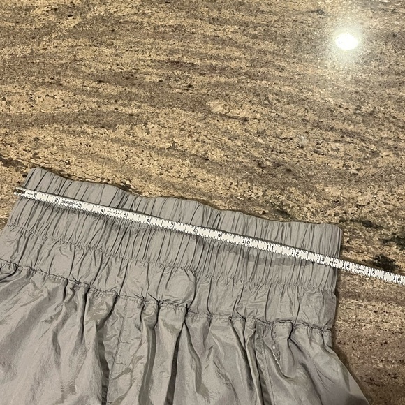 FREE PEOPLE MOVEMENT WAY HOME SHORT- Woman’s Large - Picture 10 of 10